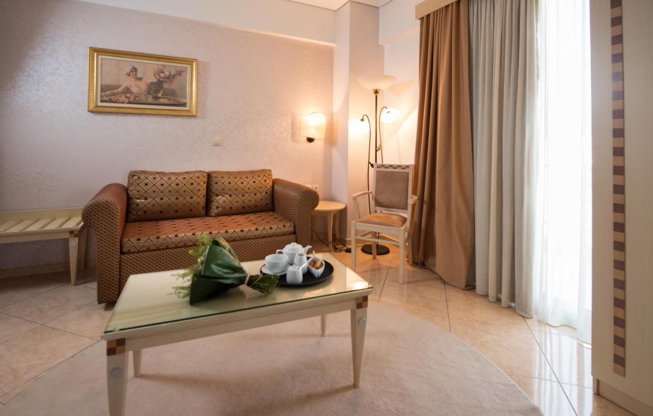 Premier Agrinio Heart Hotel Exterior foto